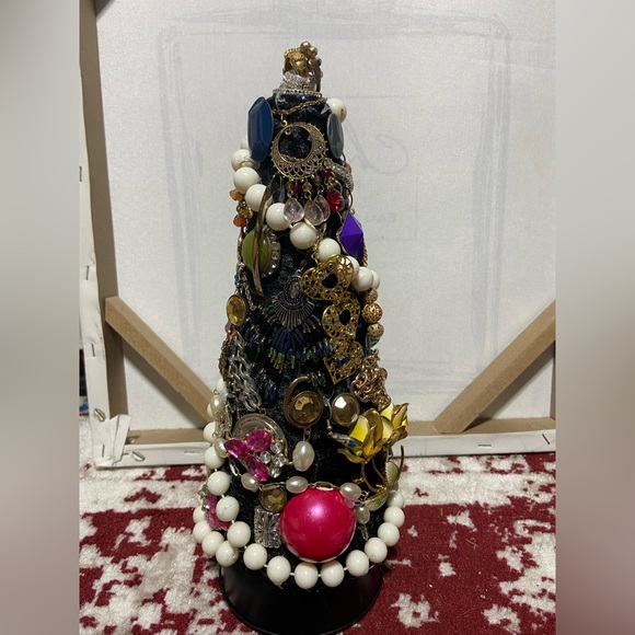 Unique and One of a Kind Hand Made Christmas Jewelry Tree - Picture 4 of 11